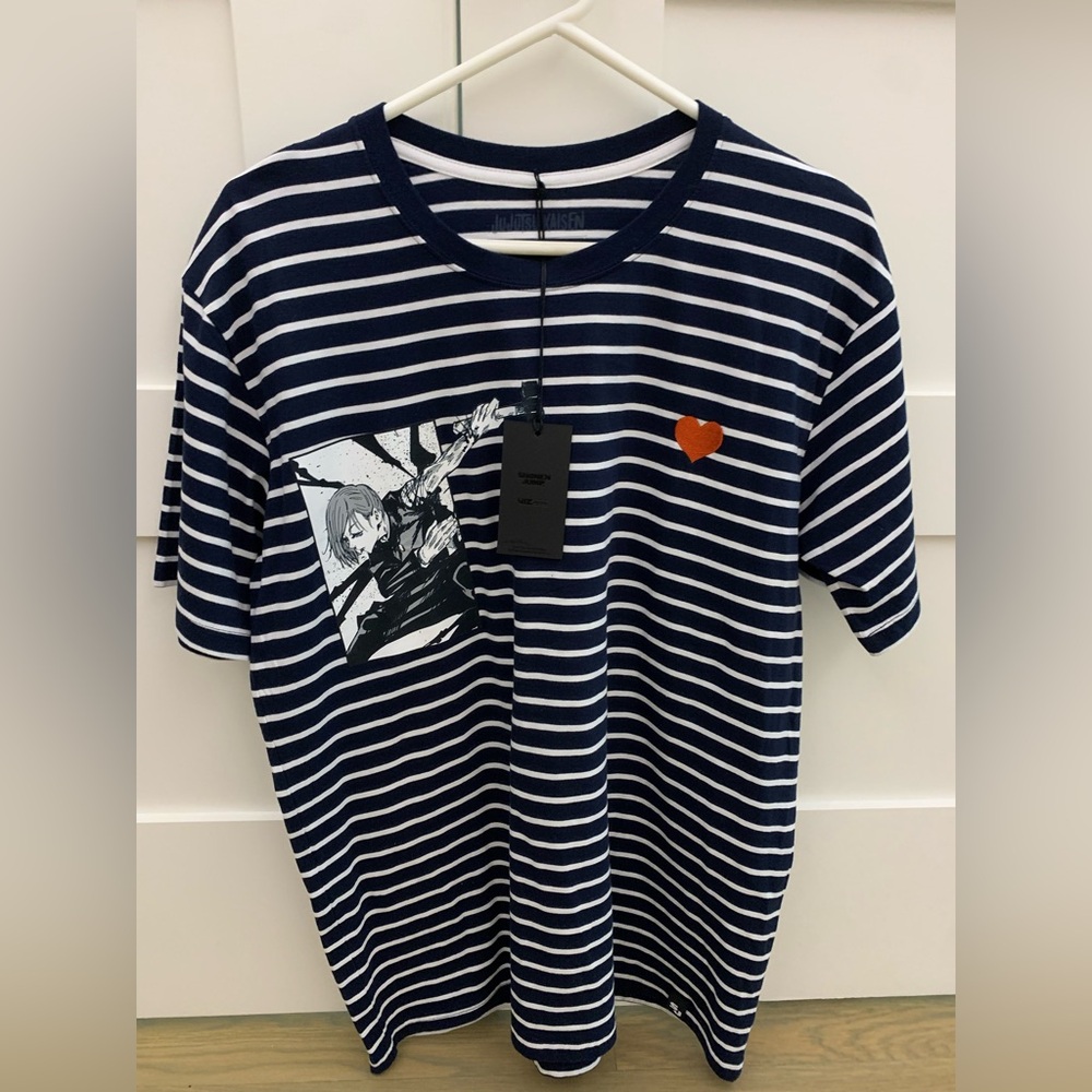 Jujitsu Kaisen Women’s L T-Shirt NWT